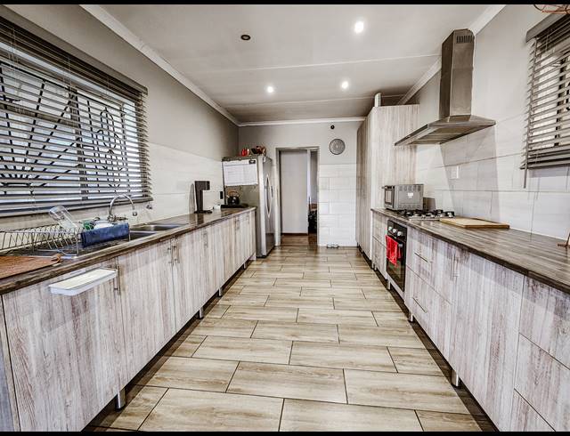 3 BEDROOM HOUSE FOR SALE IN VAALPARK